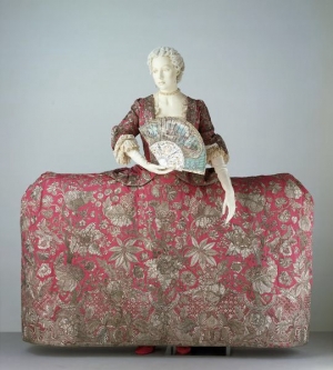 Mantua outfit, Britain, c. 1740-1745.