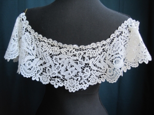 Bobbin lace bertha collar.