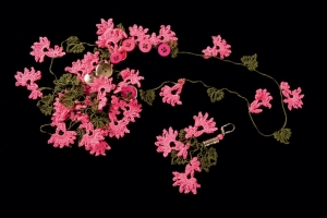 Example of three-dimensional oya lace, Turkey, late 20th century.