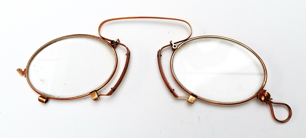 Fig. 3. Pince-nez, mid-20th century, Western (TRC 2007.1082).
