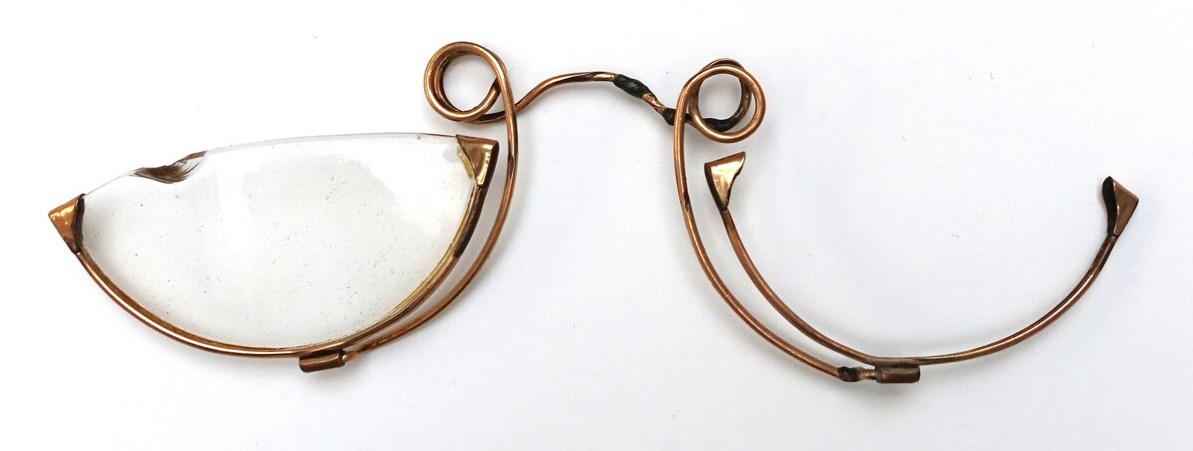 Fig. 4. Pair of half-glasses, 20th century, The Netherlands (TRC 2009.0004a).