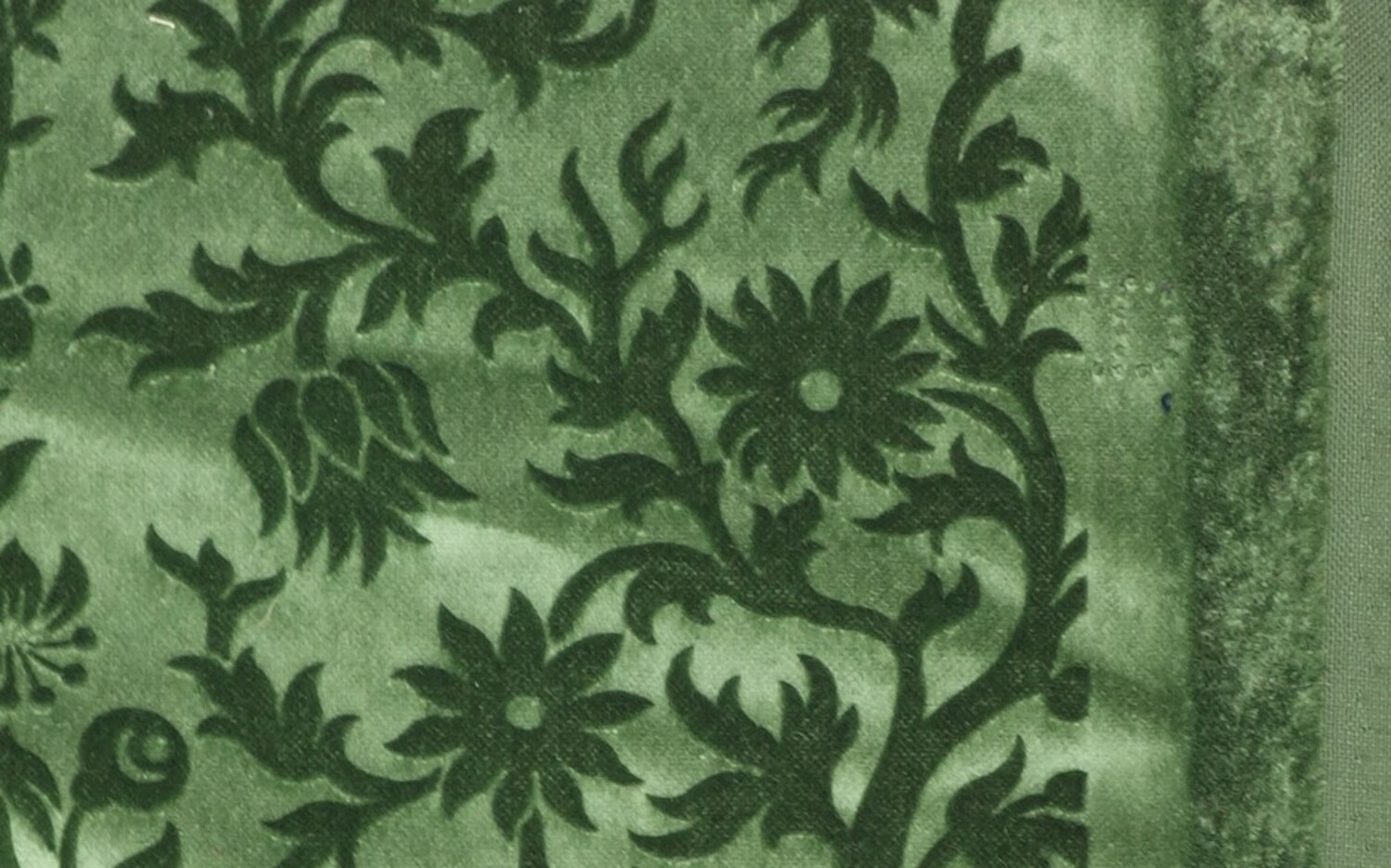 Example of modern embossed velvet, 2010, made for the Dutch parliament (TRC 2018.2514).