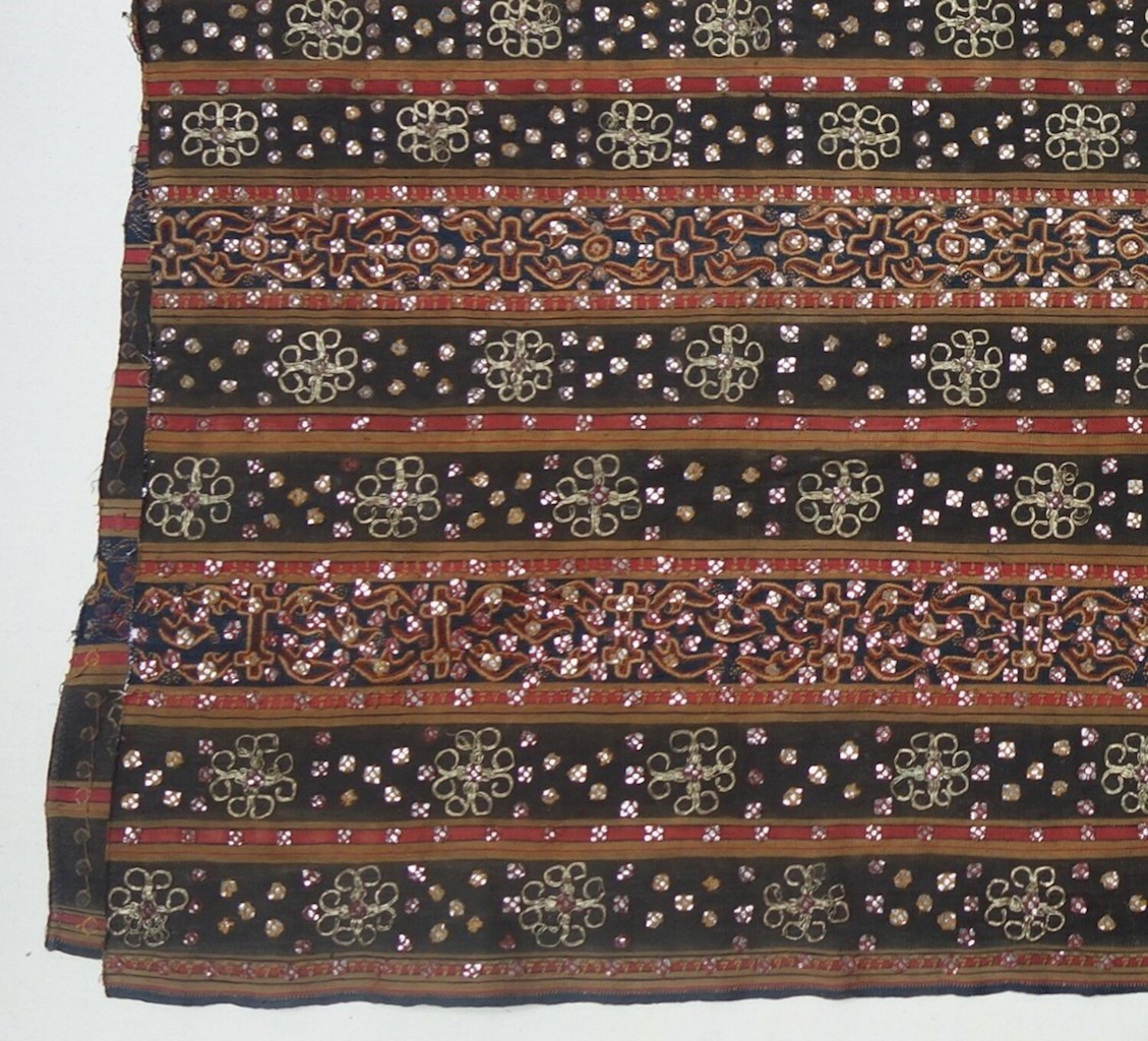Detail of an Indonesian embroidery from the Lampung province, southern Sumatra (Indonesia, early 20th century, TRC 2020.2131).