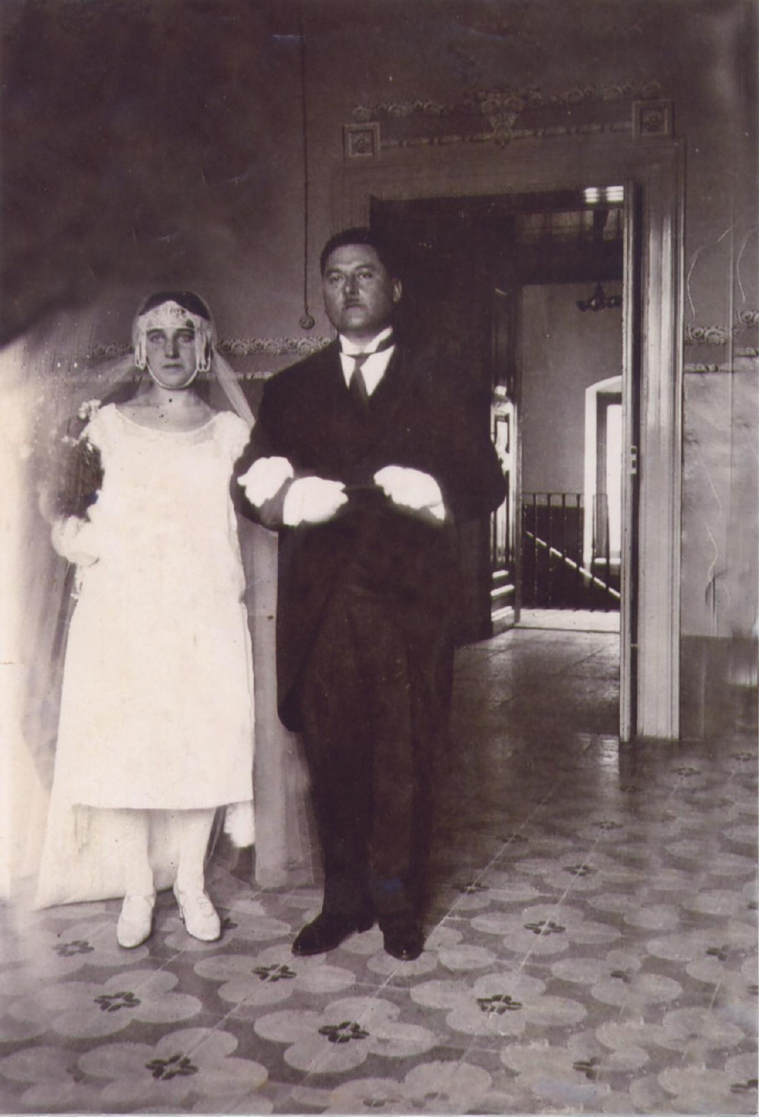 Wedding photograph of Giuseppina Mondelli, 26 September 1926. The bride's dress is now in the TRC Collection (TRC 2020.3882a)