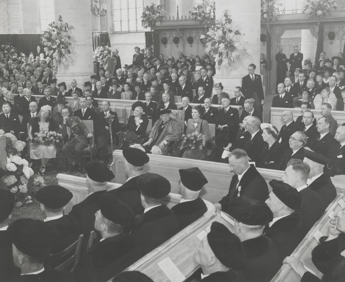 Fig.  12. Winston Churchill received an honorary doctorate at Leiden University in May 1946. He is sitting in the Pieterskerk, in one of the embroidered chairs from Boerhaavelaan 6. Photograph courtesy Nauta family.