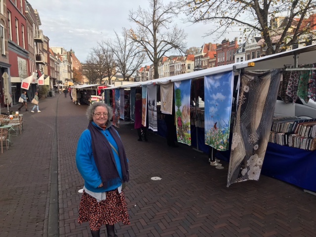 Author at the Stoffenmarkt in Leiden, very early in the morning, 30 October 2022. 
