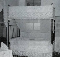 Ill. 4. Traditional Cypriote four poster with bed hanging. © 2008 by Lefkara Municipality / Ministry of Education and Culture