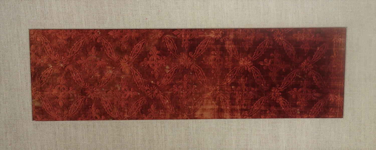 Sample of silk pressed/embossed velvet, Spain, c. 1600, dyed with madder (TRC 2011.0367).