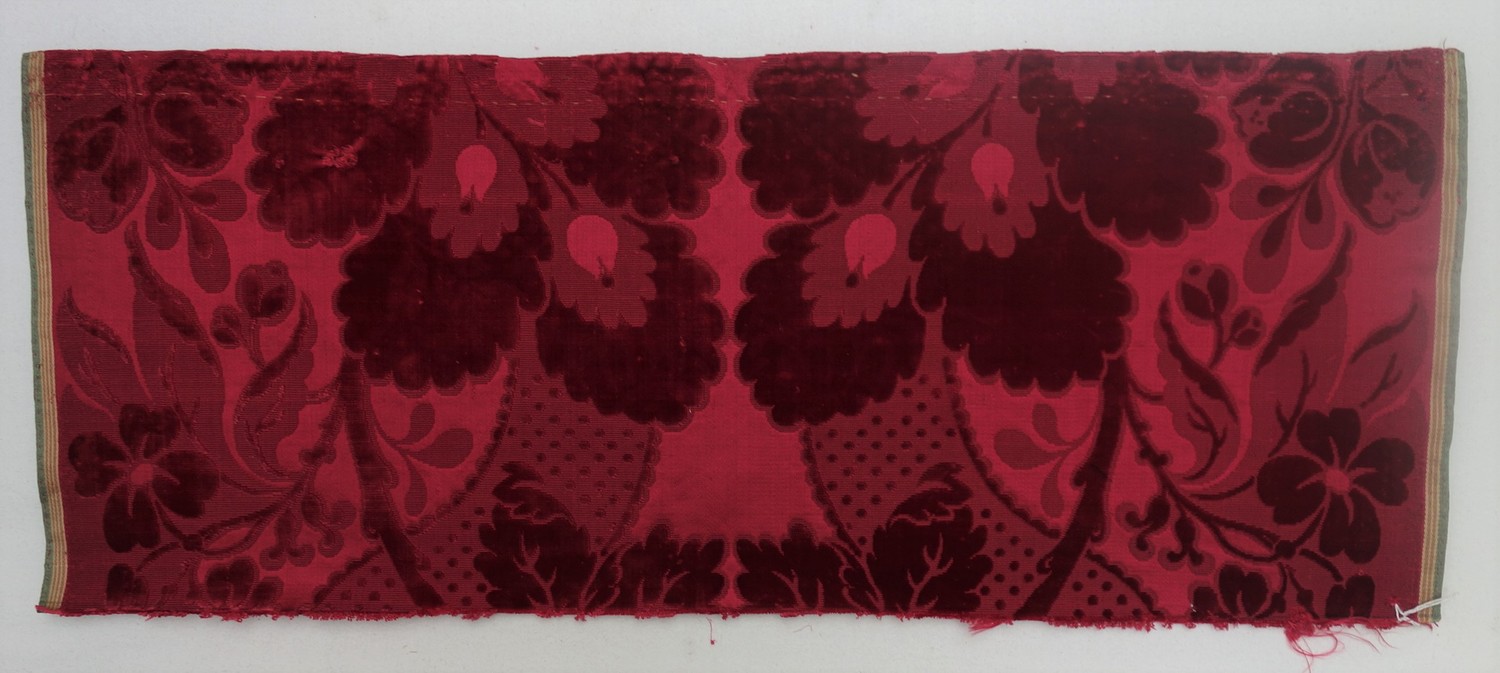 Velvet sample, 18th century, made of silk (TRC 2011.0389).