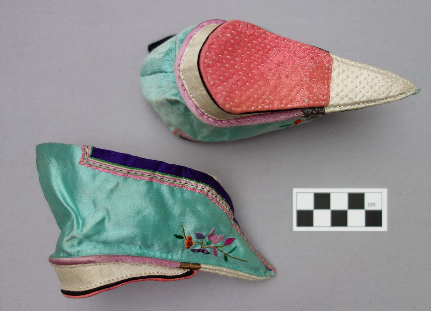Pair of daily lotus shoes, early 20th century (TRC 2013.0063a-b).