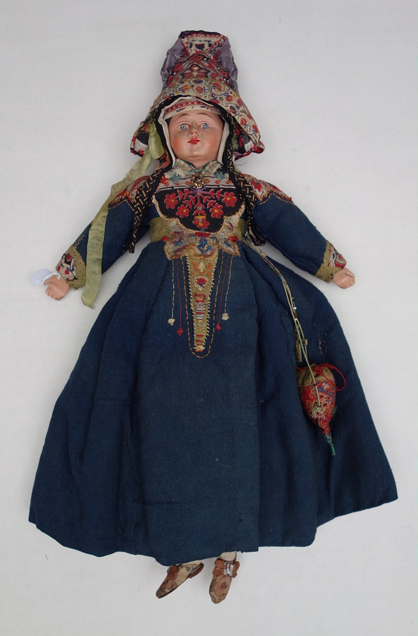 Doll in regional dress, probably mid-19th century, from Scandinavia? (TRC 2019.0196).