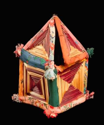 Een Zuid-Syrische naaidoos. Foto Joost Kolkman. TRC collectie, acc. nr. 2005.0132