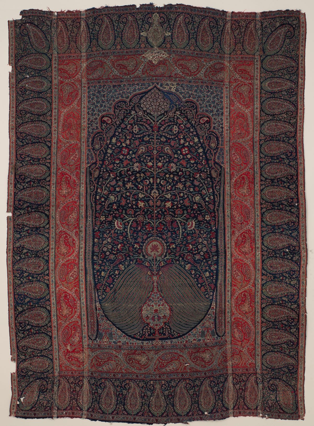 Kashmir shawl, attributed to Mohammed Azim Khan, the Pashtun governor of Kashmir between c. 1813 and 1819 (courtesy Metropolitan Museum of Art, New York, MMA x.103.4).
